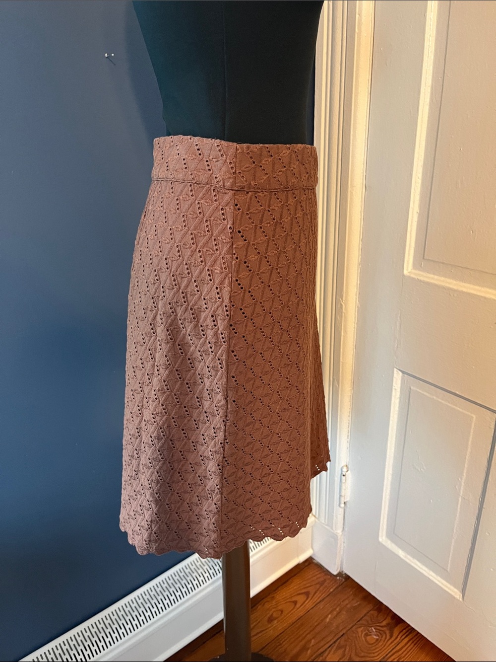 Ann Taylor Chocolate Brown Eyelet Skirt Size 6